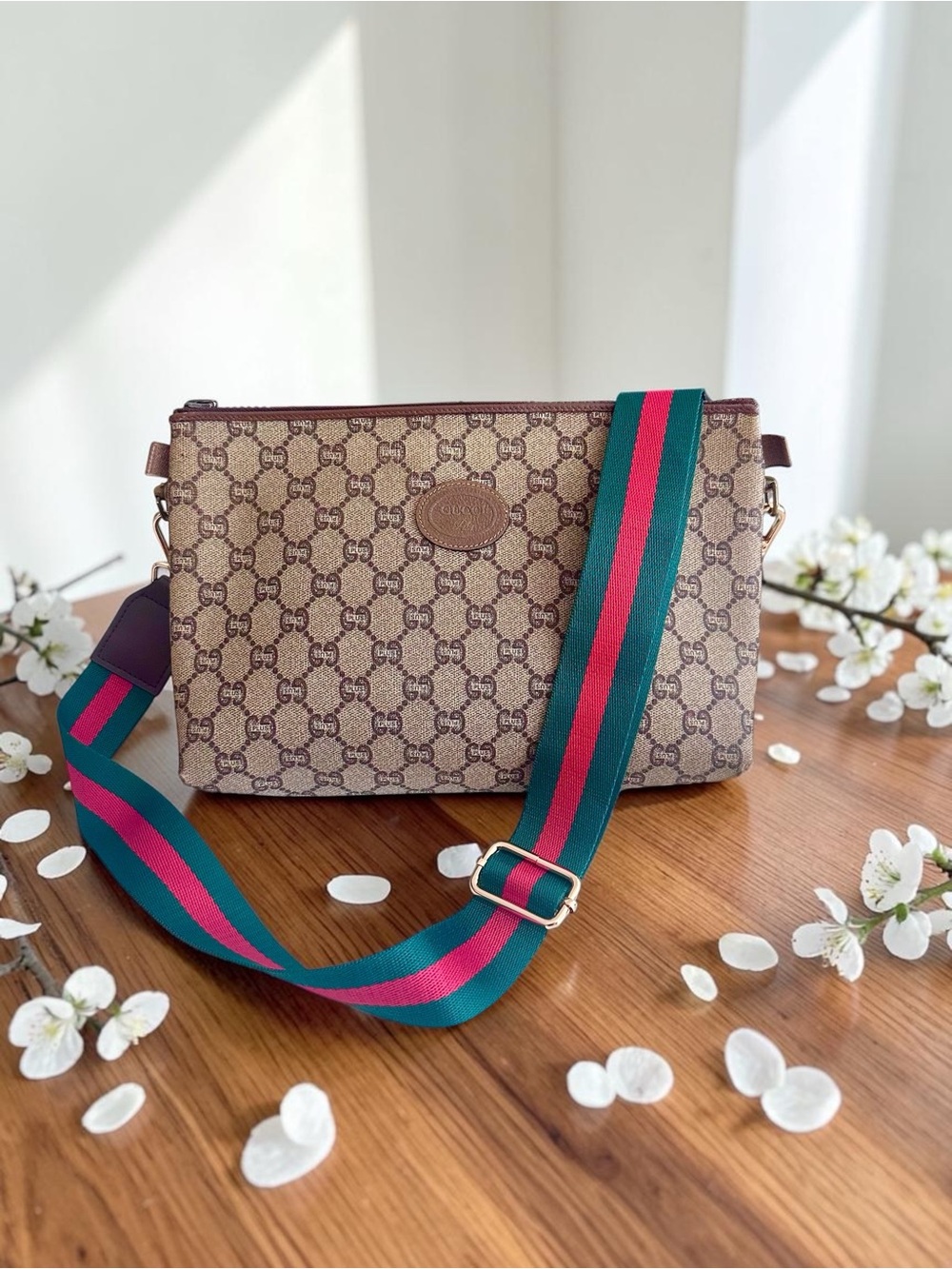 Gucci Plus Clutch Crossbody Bag